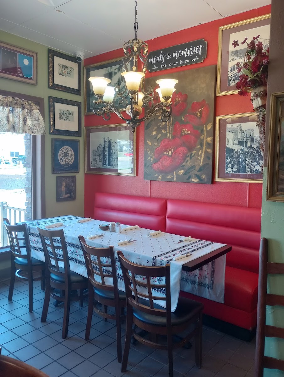 Roscoe's Feed Shack